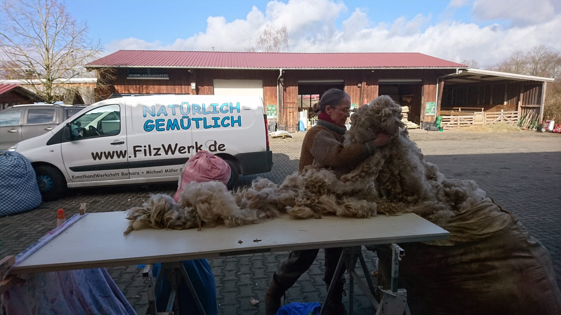 FilzWerk beim Wolleinkauf auf dem Stiftungshof / Thema: Wandern mit Schafen und der Lammtag bei Maik Randolph